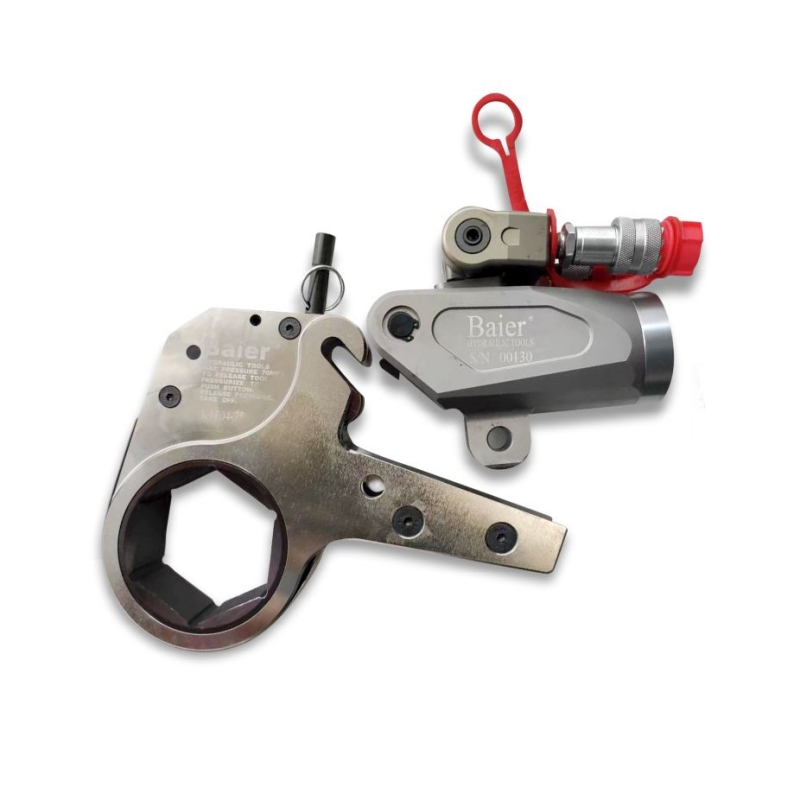 Low profile hydraulic torque wrench setup